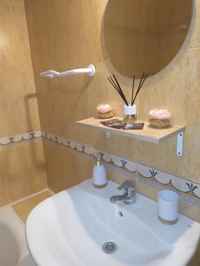 Cerca Plaza De Toros, 2 Apartment *